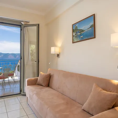 Makis Village-apartments איה אפימיה