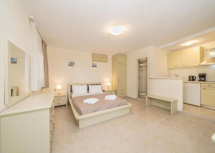 Lägenhet Makis Village-apartments Agia Efimia