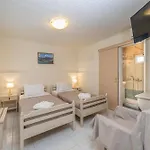 Makis Village-apartments *