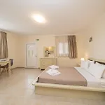 Makis Village-apartments Agia Efimia