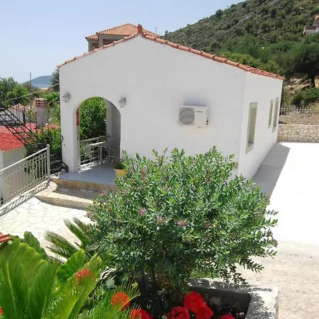 Makis Village-apartments