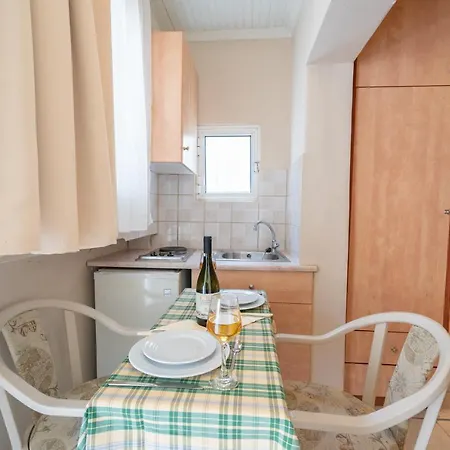 Makis Village-apartments *