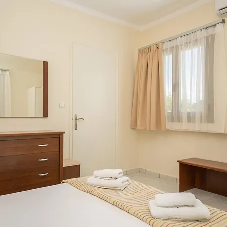 Makis Village-apartments *