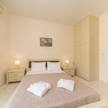 Makis Village-apartments Appartamento