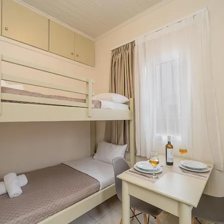 Makis Village-apartments * Agia Efimia