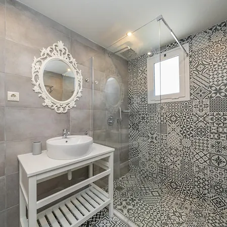 Makis Village-apartments Апартаменты *