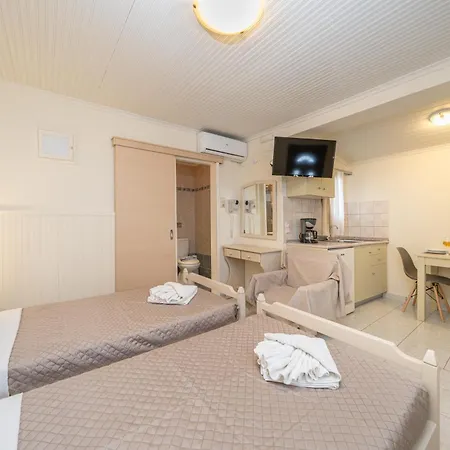 Makis Village-apartments Айя-Евфимия