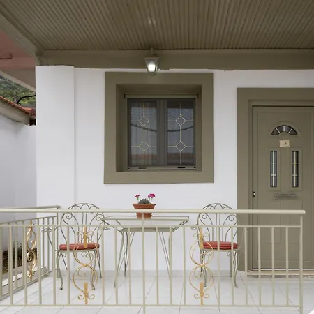 Апартаменты Makis Village-apartments Айя-Евфимия