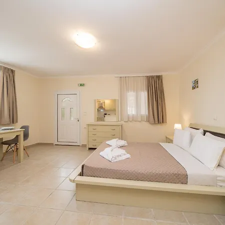 Makis Village-apartments Айя-Евфимия