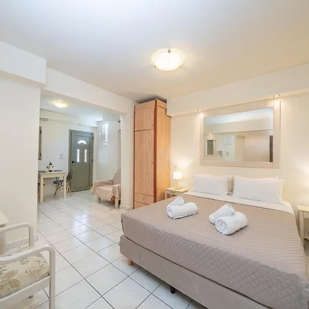 Makis Village-apartments * Айя-Евфимия