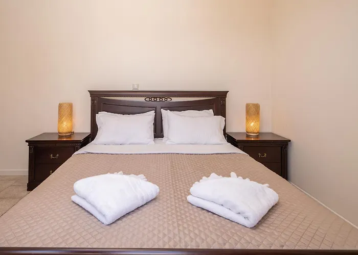 Makis Village-apartments アパート