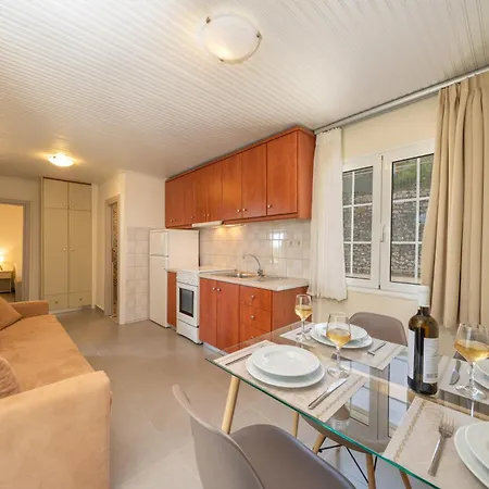 Makis Village-apartments アパート Agia Efimia