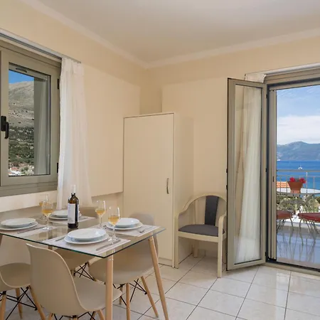 アパート Makis Village-apartments *