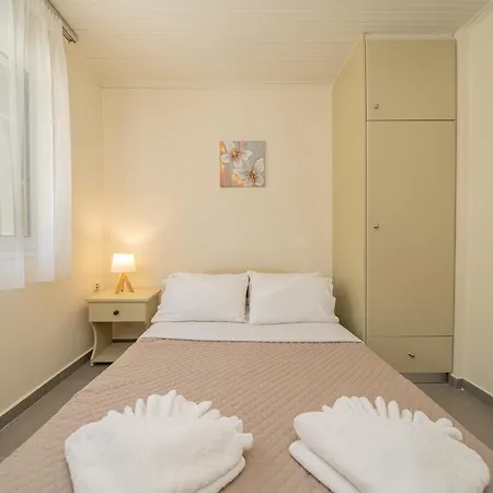 Makis Village-apartments アパート *