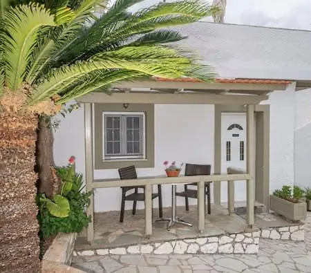 Makis Village-apartments アパート Agia Efimia