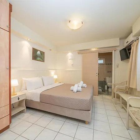 アパート Makis Village-apartments