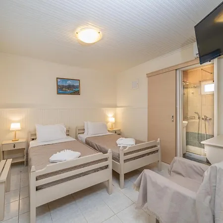 Makis Village-apartments *