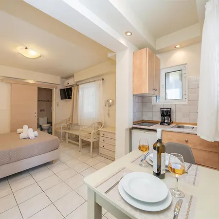 Makis Village-apartments アパート Agia Efimia